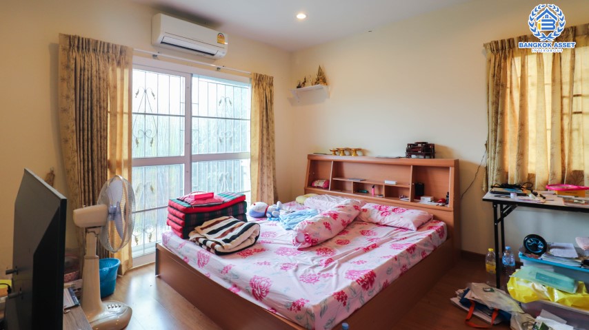 *****บ้านแฝดมือสองนนทบุรี ม.ภัสสร39 พระราม5-สิรินธร #หลังมุม เนื้อที่เยอะถึง 46.7 ตร.ว. ฟังก์ชัน 3 ห้องนอน 2 ห้องน้ำ 2 ที่จอดรถ บ้านสวยพร้อมอยู่ แถมฟรี! 4 เครื่องปรับอากาศ บนทำเลเยี่ยม เพียง 20 นาทีก็ถึงรถไฟฟ้าสายสีม่วง "สถานีแยกติวานนท์" และทางด่วน "ศรีรัช"